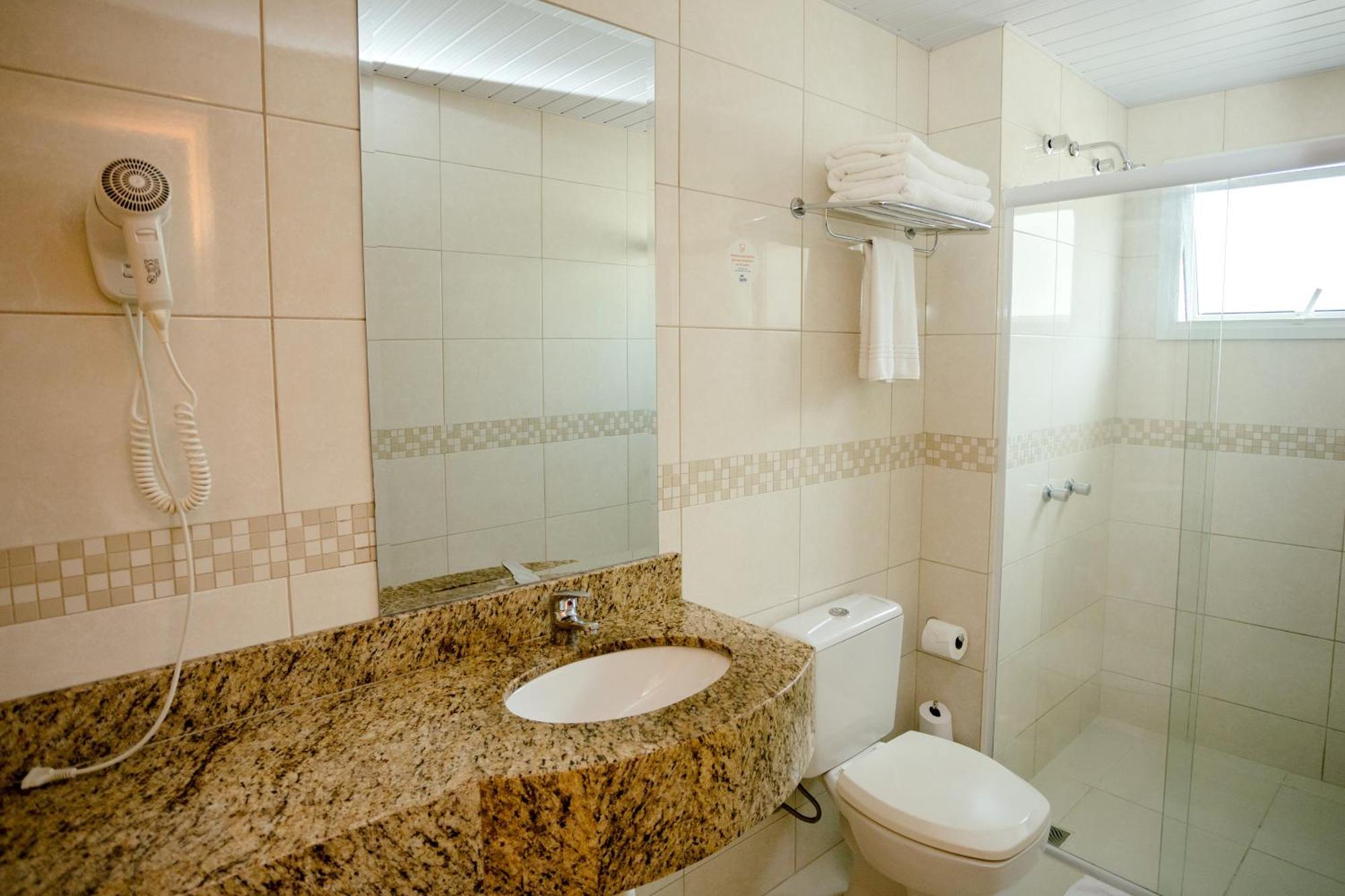 Luds Comfort Hotel Ponta Grossa  Bilik gambar